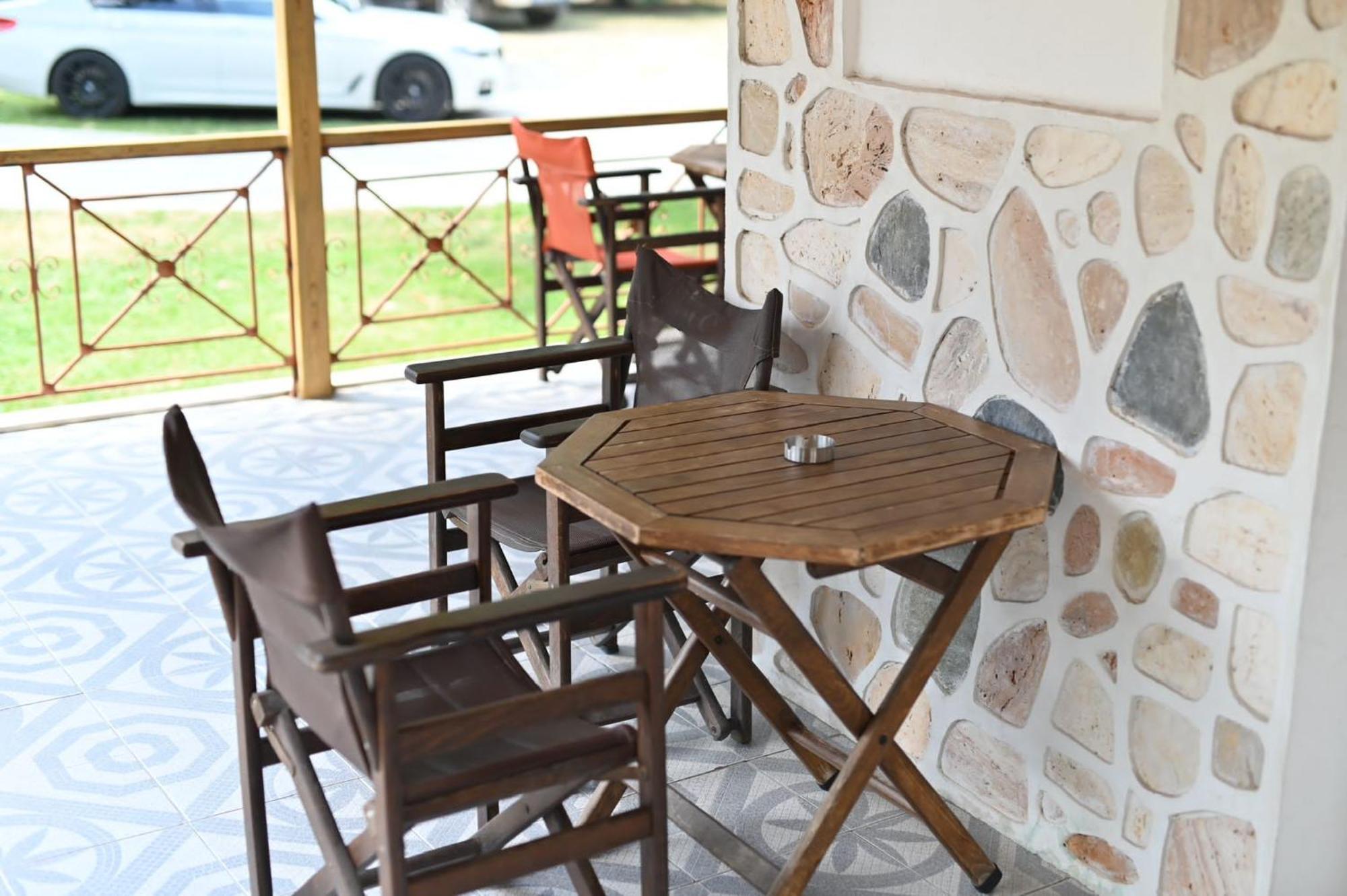 Guesthouse Agnandi Loutraki  Bagian luar foto
