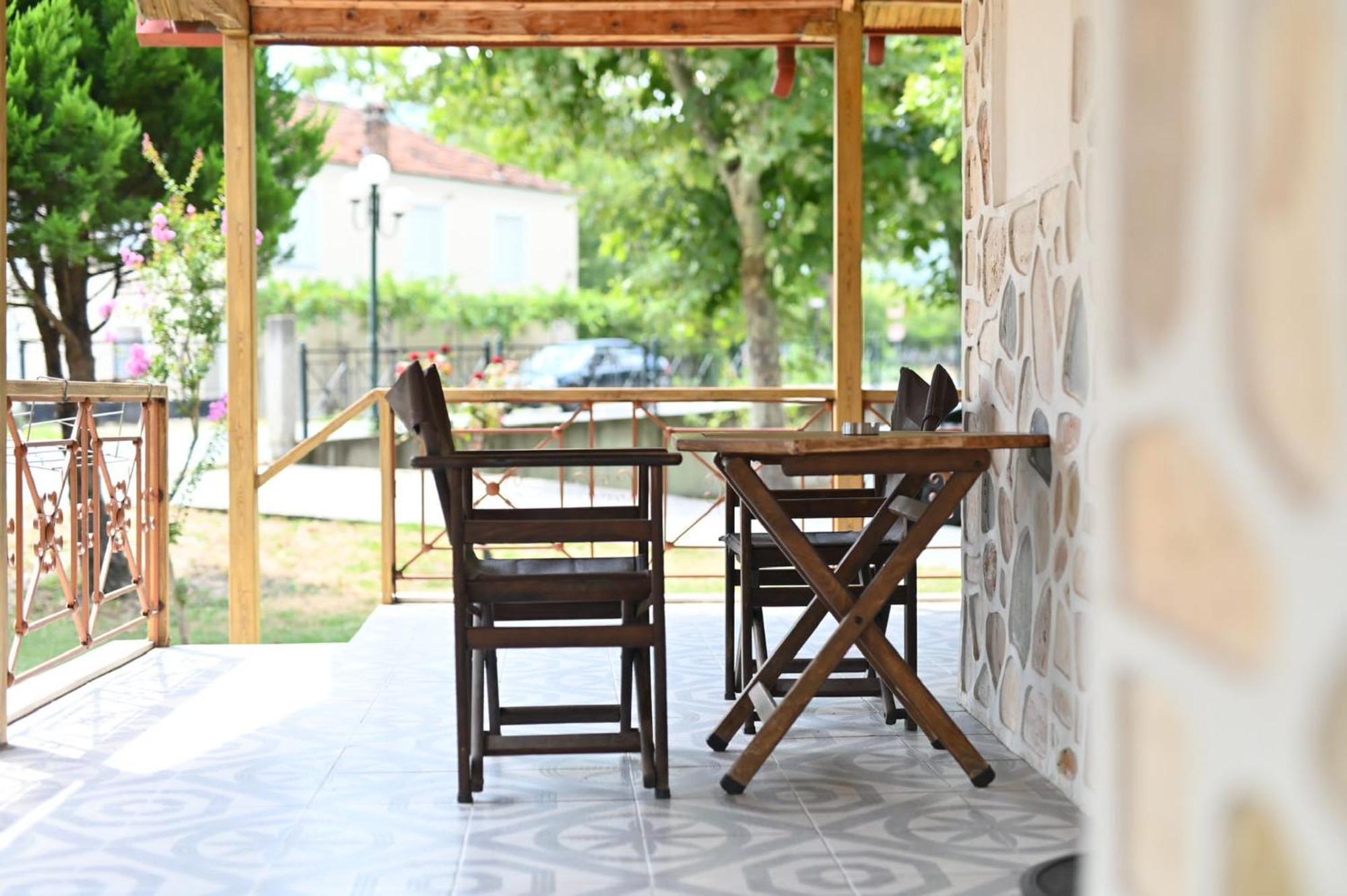 Guesthouse Agnandi Loutraki  Bagian luar foto
