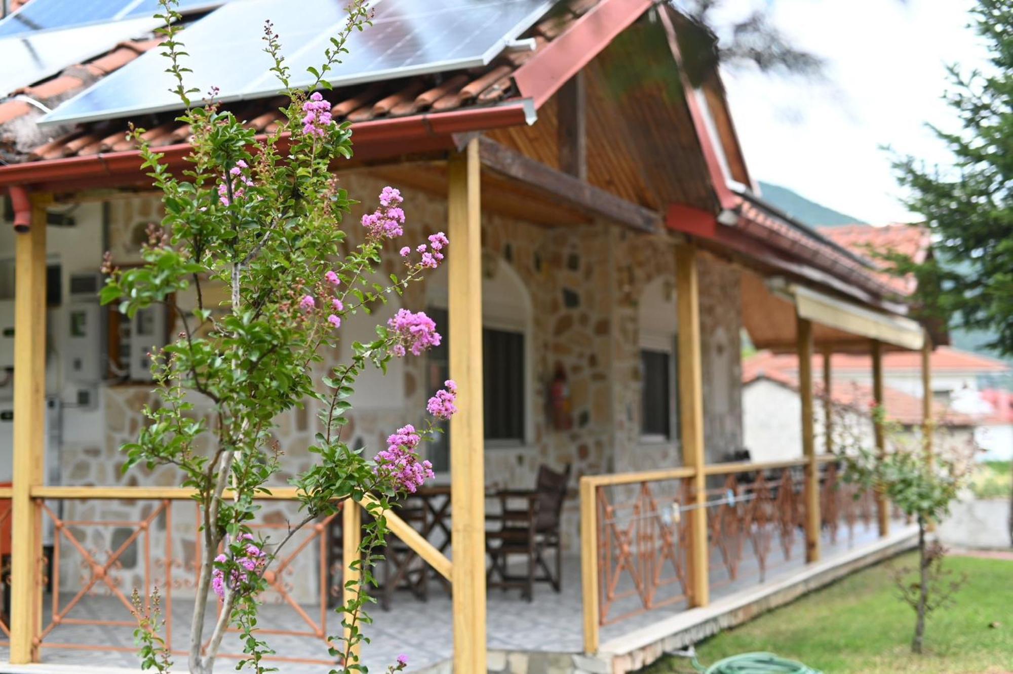 Guesthouse Agnandi Loutraki  Bagian luar foto